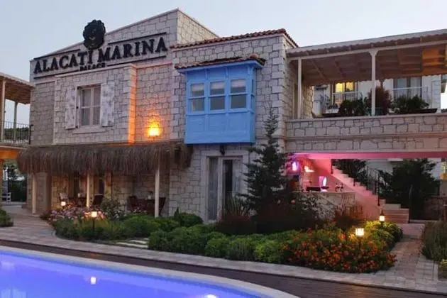 Alaçatı Marina Palace Otel