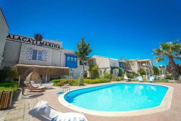 Alaçatı Marina Palace Otel