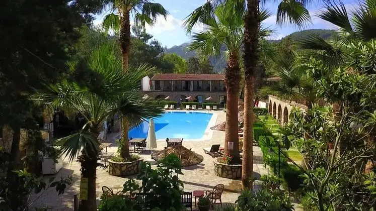 Alados Otel
