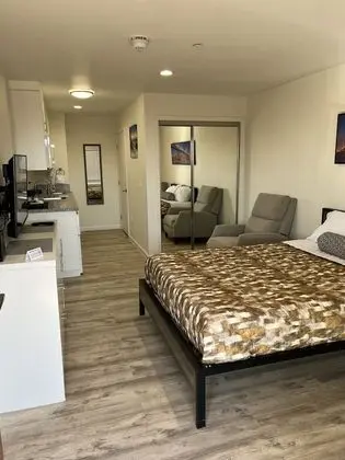 Villa Alamari Inn And Suites - Oda