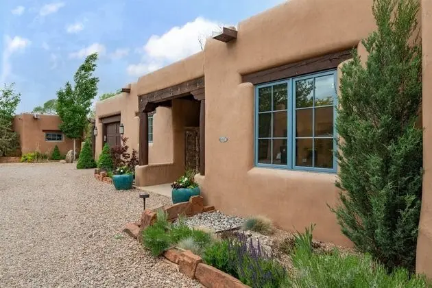 Alameda Escondido - Historic East Side Luxury, Walk Everywhere
