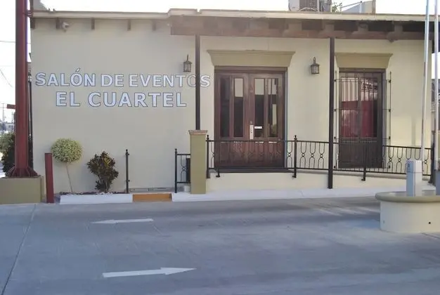 Hotel Alameda Express - Dış Mekan