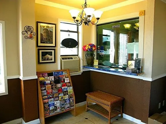 Alamo Inn & Suites