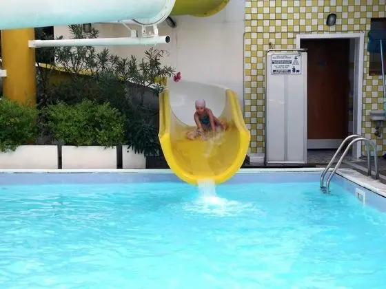 Hotel Alba Holiday - Havuz
