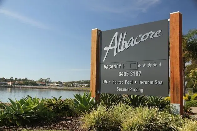 Albacore Apartments - Dış Mekan