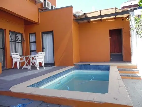 Albatross Guest House - Havuz