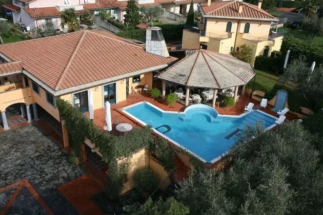 Albergo Ristorante La Pietra