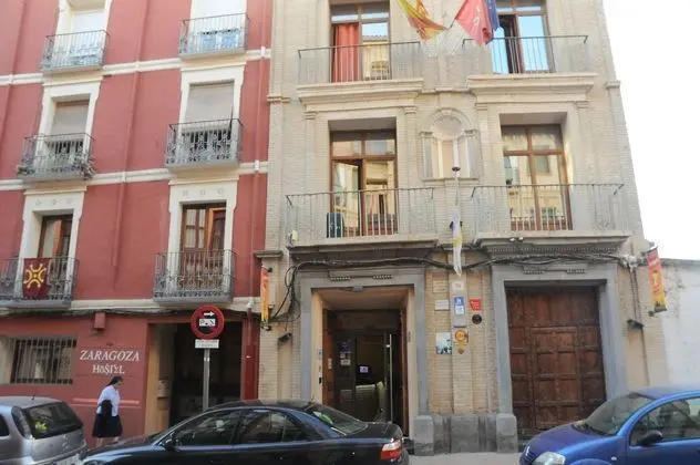 Albergue de Zaragoza - Dış Mekan