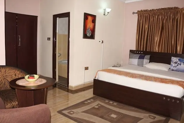 Albert Suites