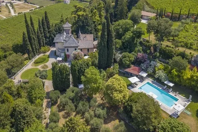 Alberta's Liberty House With Pool