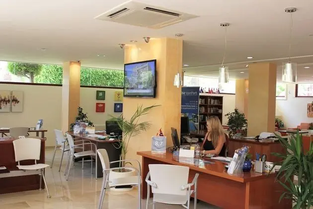 Albir Confort Avenida Apartamentos - Lobi