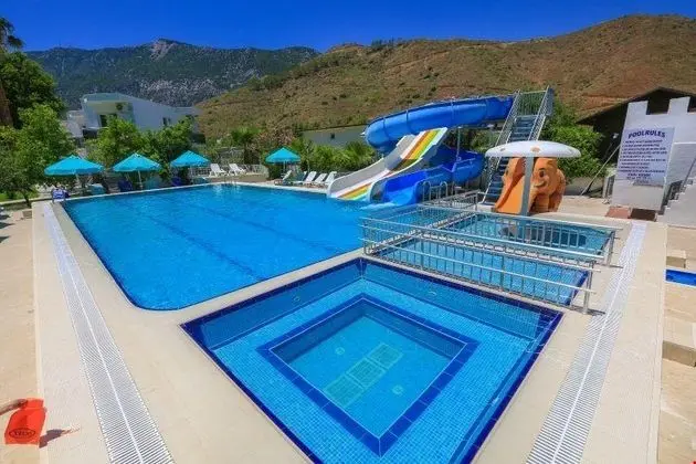Otel Albos