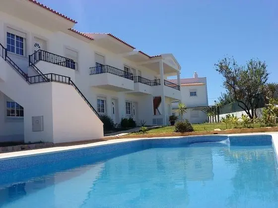 Albufeira 2 Bedroom Apartment 5 min From Falesia Beach and Close to Center B