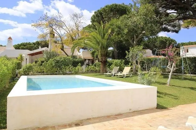 Albufeira Traditional Villa With Pool by Homing