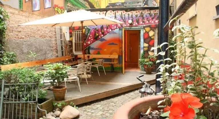 Alcatraz Backpacker Hostel