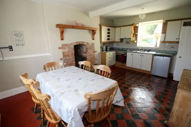 Alcorn's farmhouse 10 mins from beach - Mutfak