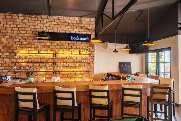 The Alcove Library - Bar