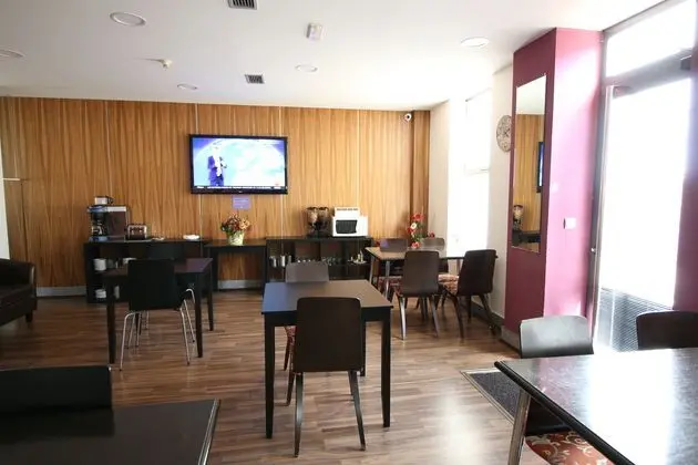 Hotel Alda Cardeña