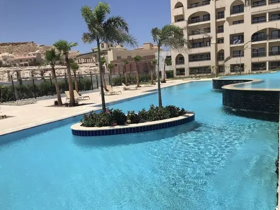 Aldau Heights apartments - Havuz