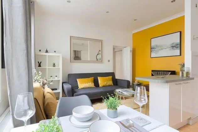 The Aldgate Flats - Öne Çıkan Resim