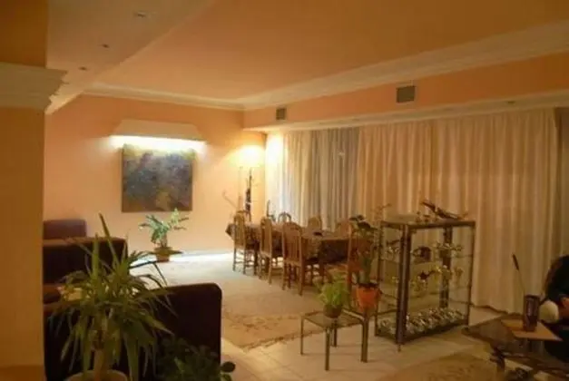 Aldi Hotel - Lobi