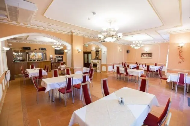Hotel Aleksandriya Peterhof - Yerinde Yemek