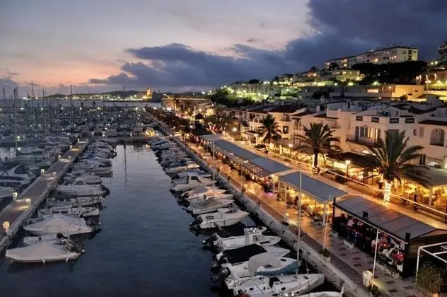 Alenti Sitges Hotel & Restaurant - Plaj