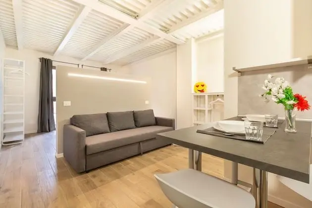 Alessia's Building- Affori FN