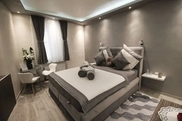 Alessio Premium Rooms - King Room 4