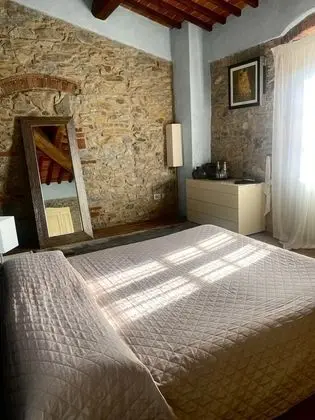 Alessio Room Overlooking the Vineyards of Tuscany - Oda