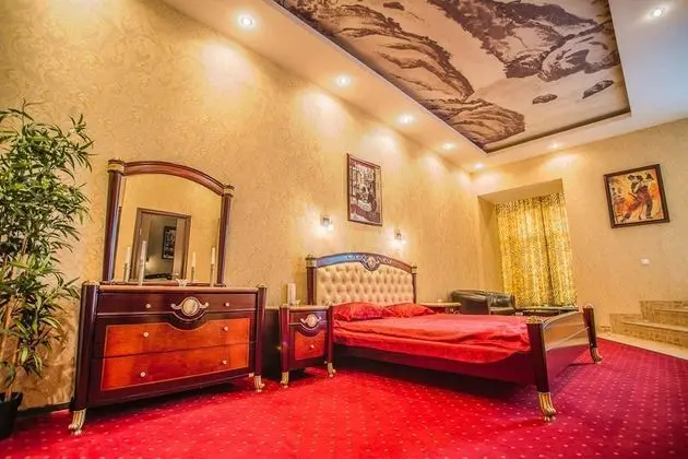 Alex Hotel on Marata 73