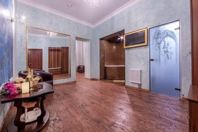 Alex Hotel on Vasilyevsky Island - İç Mekan