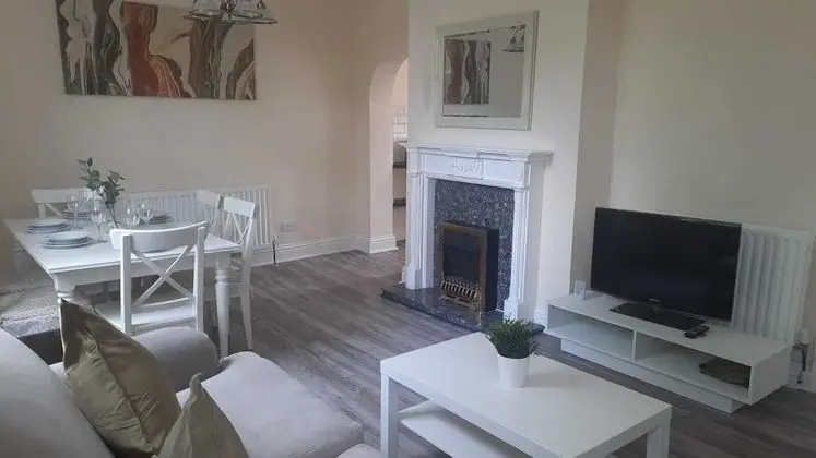 Alexander Apartments City North