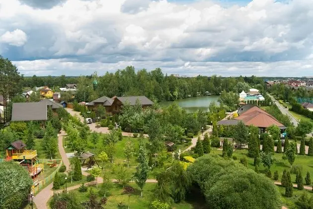 Alexander Club Hotel