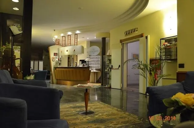 Hotel Alexander - Lobi