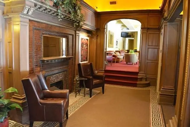 Alexander Inn