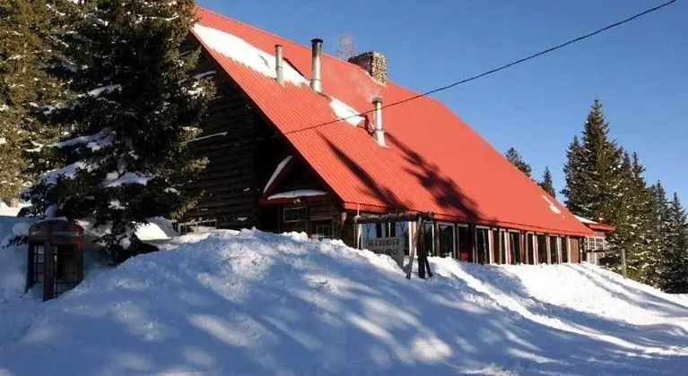 Alexander Lake Lodge