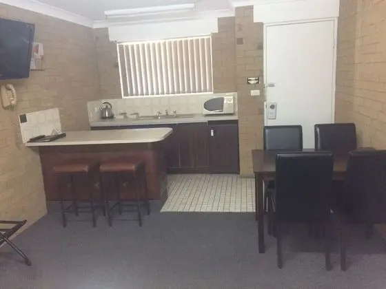 Alexander Motor Inn Moree - Mutfak