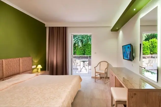 Alexandra Beach Hotel - Oda