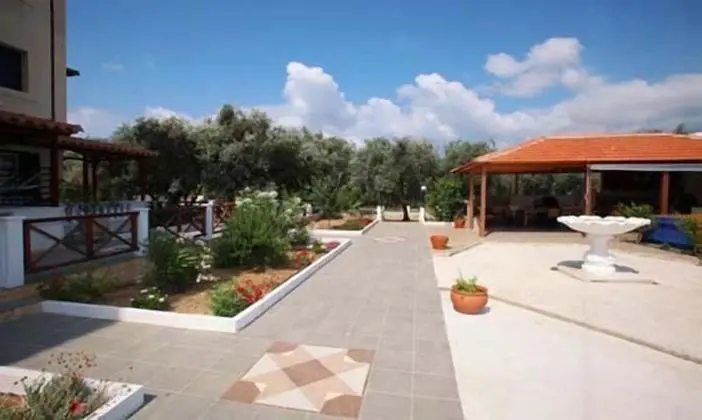 Alexandros Rooms & Studios - Dış Mekan