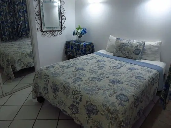 Alexandross Hostel BnB