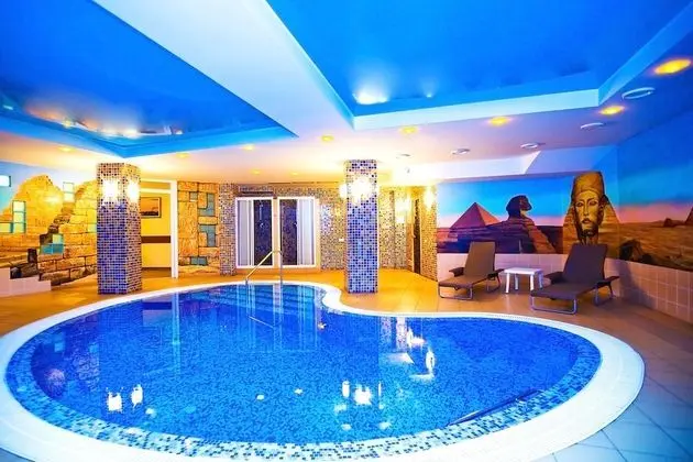 Alexandrovsky Garden Hotel - Havuz