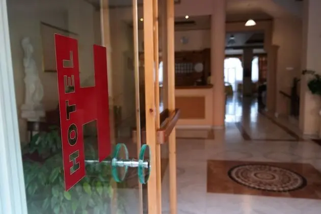 Alexiou Hotel - Dış Mekan