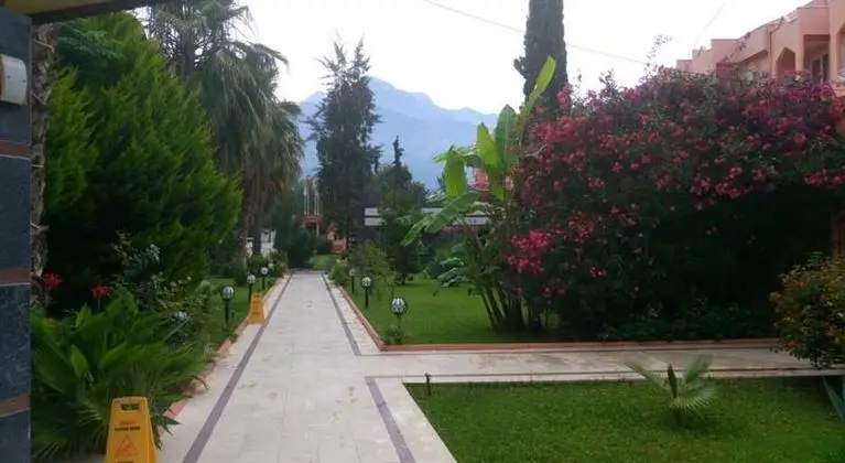 Alexius Beach Hotel - Lobi