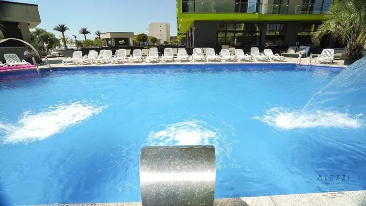 ALEZZI BEACH RESORT - Havuz