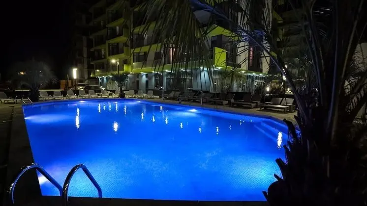Alezzi Beach Resort - Havuz