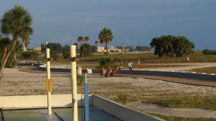 Algiers Gulf Resort