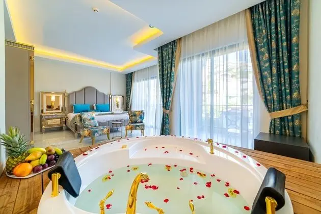 ALGORA Halal Hotel