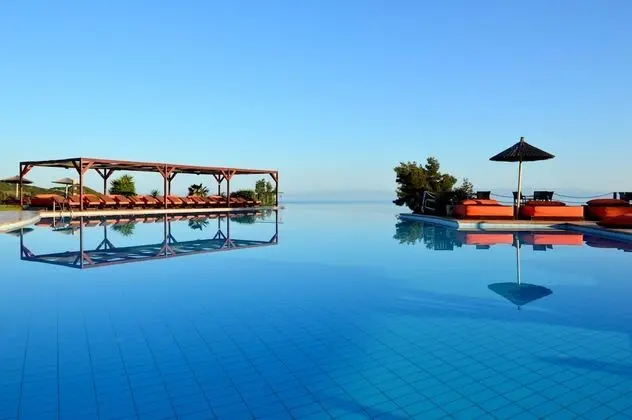 Alia Palace Hotel - Adults Only - Havuz