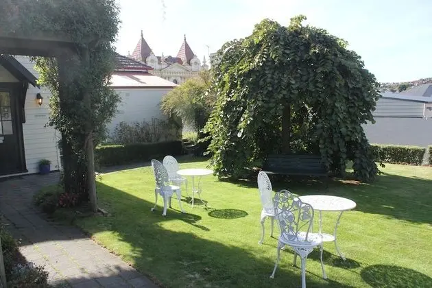 Alice's Cottages - Lobi